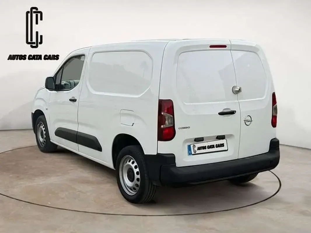 Usado Opel Combo S 99 CV (72 kW) 2022 Blanco Monovolumen
