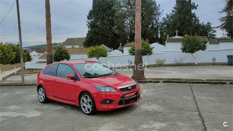 Usado Ford Focus Trend 115 CV (84 kW) 2008 Rojo Berlina