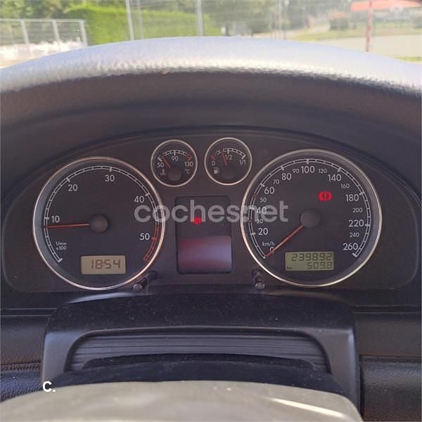 Usado VW Passat Edition 130 CV (95 kW) 2003 Gris / plata Familiar