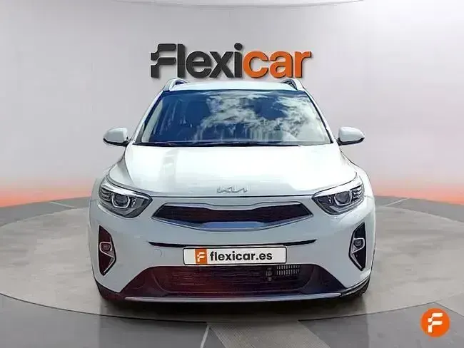 Usado Kia Stonic 100 CV (73 kW) 2023 Blanco SUV