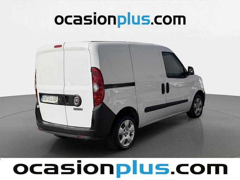 Usado Fiat Doblò 95 CV (69 kW) 2022 Blanco Monovolumen