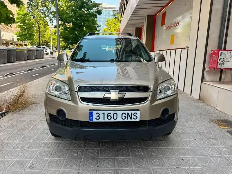 Usado Chevrolet Captiva LT 150 CV (110 kW) 2009 Marrón SUV