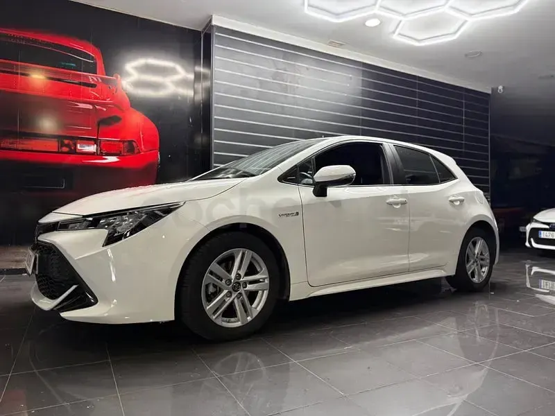 Usado Toyota Corolla Active 122 CV (89 kW) 2020 Blanco Berlina