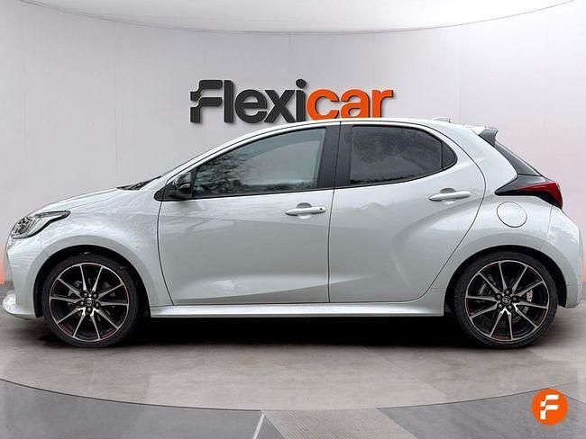 Usado Toyota Yaris Hybrid Sport 116 CV (85 kW) 2023 Blanco Berlina