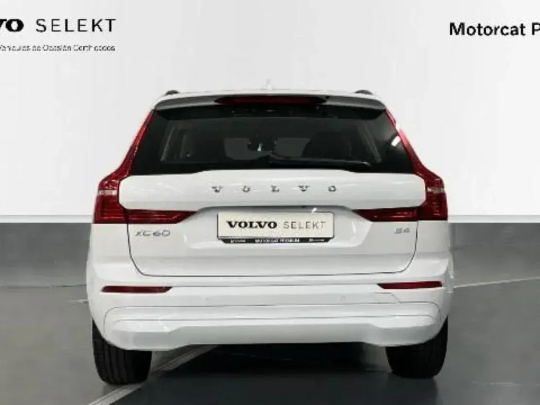 Usado Volvo XC60 Core 197 CV (144 kW) 2023 Crystal white SUV