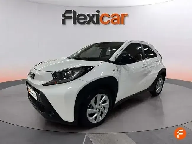 Usado Toyota Aygo 72 CV (52 kW) 2024 Blanco