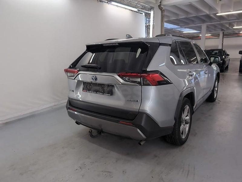 Usado Toyota RAV4 Hybrid Luxury 222 CV (163 kW) 2022 Gris / plata SUV