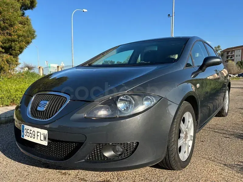 Usado Seat Leon Stylance 105 CV (77 kW) 2007 Gris / plata Utilitario