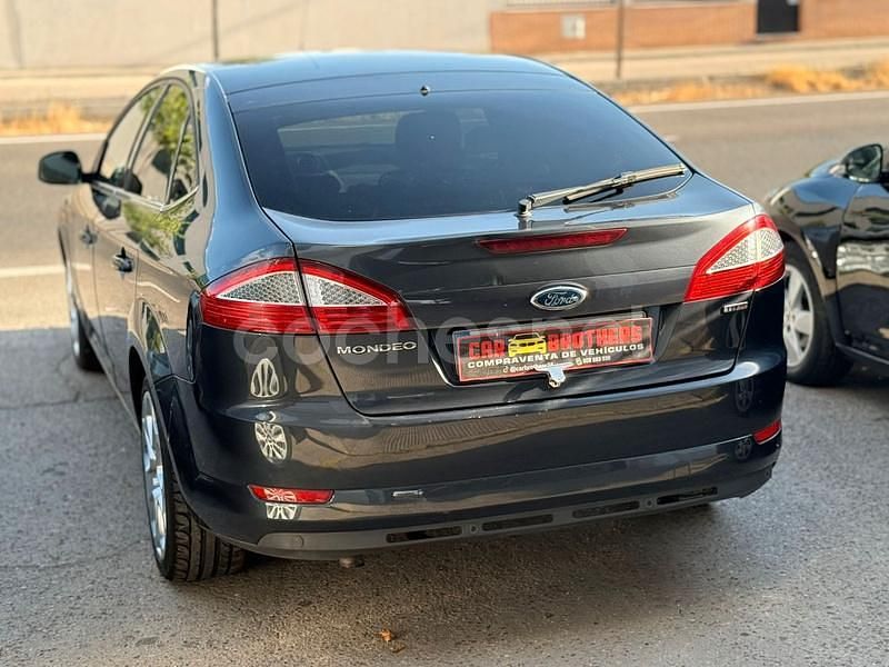 Usado Ford Mondeo Titanium 140 CV (102 kW) 2008 Azul Berlina