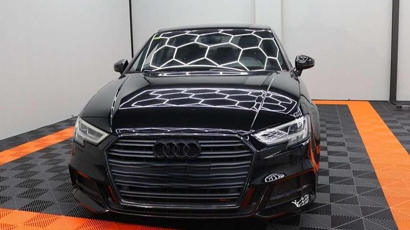 Usado Audi A3 Sportback Comfort 150 CV (110 kW) 2018 Negro Utilitario