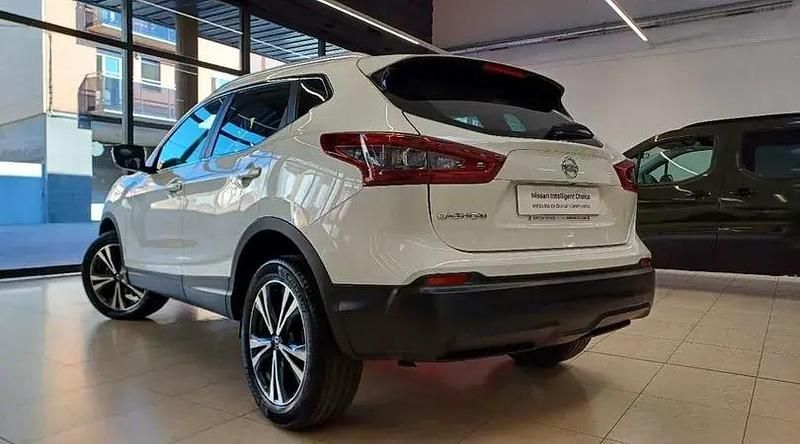 Usado Nissan Qashqai Style Edition 140 CV (102 kW) 2021 Lunar white (perlada) SUV