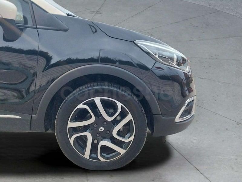 Usado Renault Captur Zen 120 CV (88 kW) 2017 Negro SUV