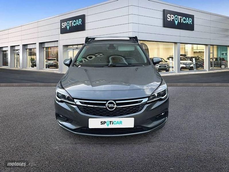 Usado Opel Astra Selective 110 CV (80 kW) 2018 Gris Familiar