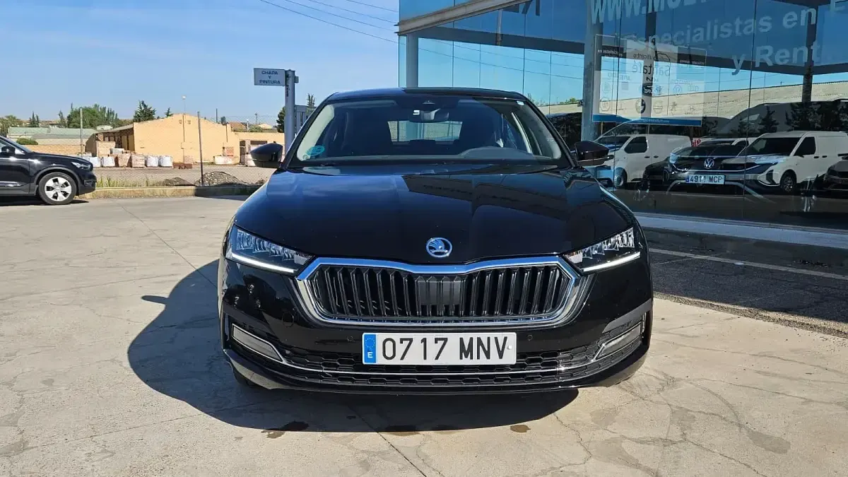 Usado Skoda Octavia Selection 150 CV (110 kW) 2024 Negro Berlina