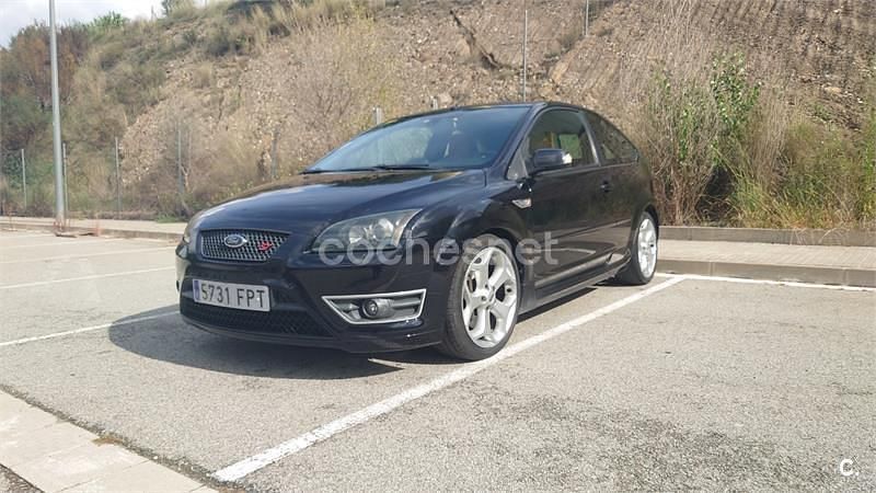 Negro Usado 2007 Ford Focus ST Berlina | 8500 € (Buen precio) - Imagen 1/4