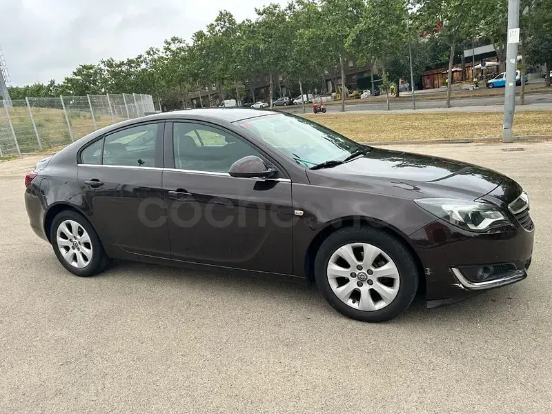 Usado Opel Insignia Business 120 CV (88 kW) 2016 Negro Berlina