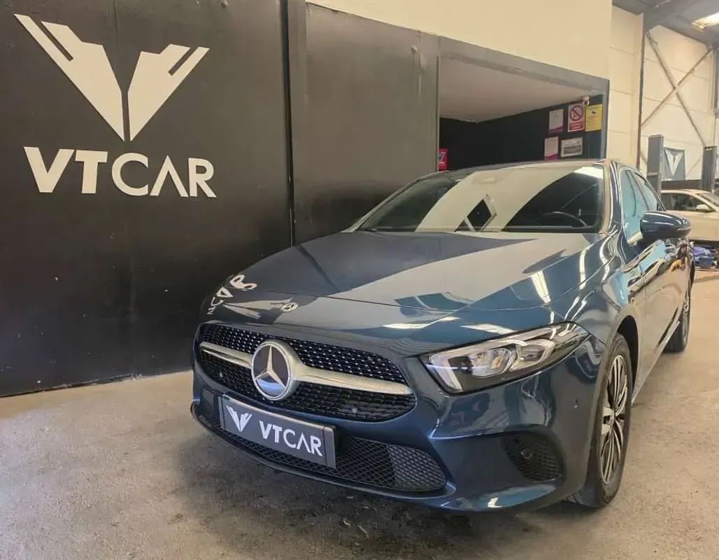 Usado Mercedes A250 218 CV (160 kW) 2022 Azul Utilitario