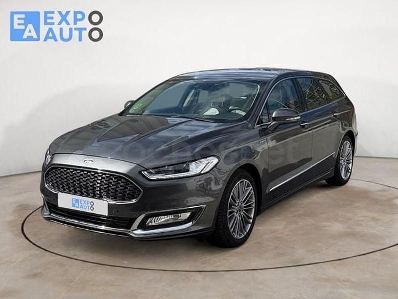 Usado Ford Mondeo Vignale 240 CV (176 kW) 2015 Gris / plata Berlina