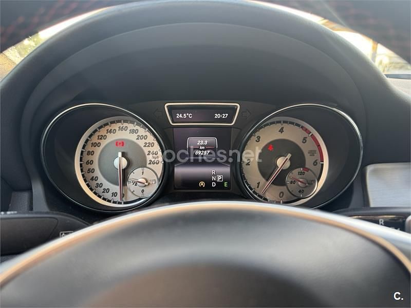 Usado Mercedes CLA200 136 CV (100 kW) 2017 Gris / plata Berlina