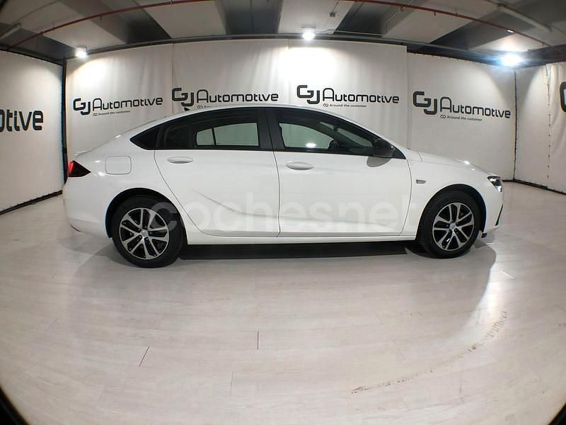 Usado Opel Insignia Business 122 CV (89 kW) 2022 Blanco Berlina