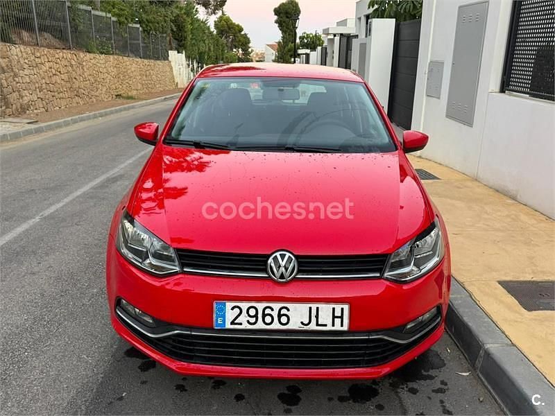 Usado VW Polo Advance 90 CV (66 kW) 2016 Rojo Berlina