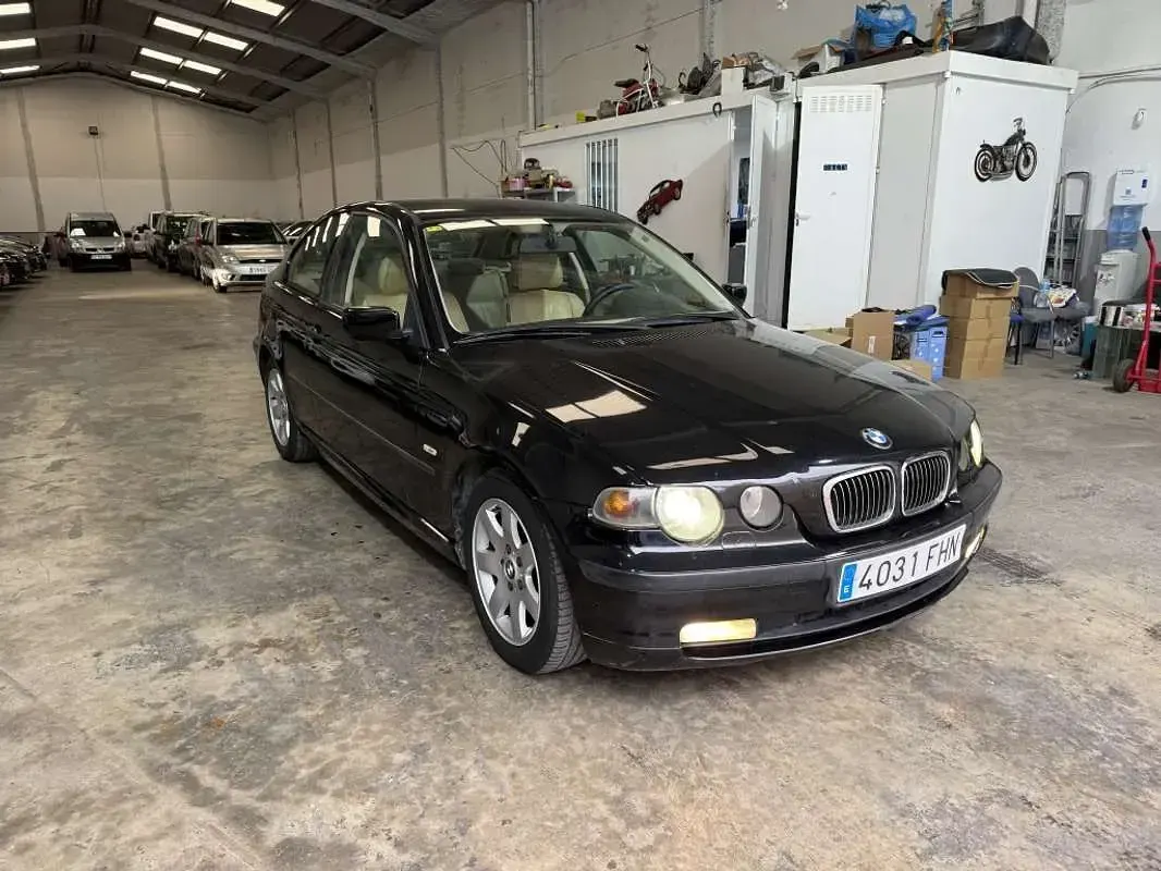 Usado BMW 320 150 CV (110 kW) 2003 Negro Berlina