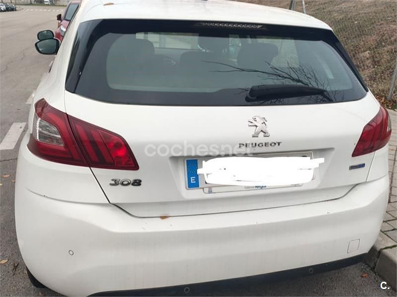 Usado Peugeot 308 Active 120 CV (88 kW) 2016 Blanco Berlina