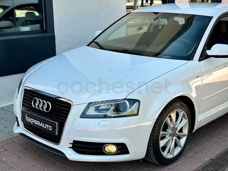 Usado Audi A3 Ambition 105 CV (77 kW) 2012 Blanco Utilitario