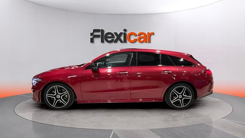 Usado Mercedes CLA200 Shooting Brake 150 CV (110 kW) 2021 Rojo Familiar