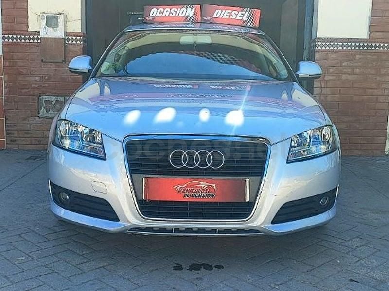Usado Audi A3 Ambiente 140 CV (102 kW) 2009 Gris / plata Utilitario