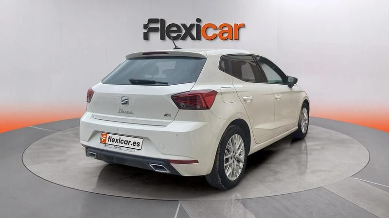 Usado Seat Ibiza FR 110 CV (80 kW) 2022 Blanco Utilitario