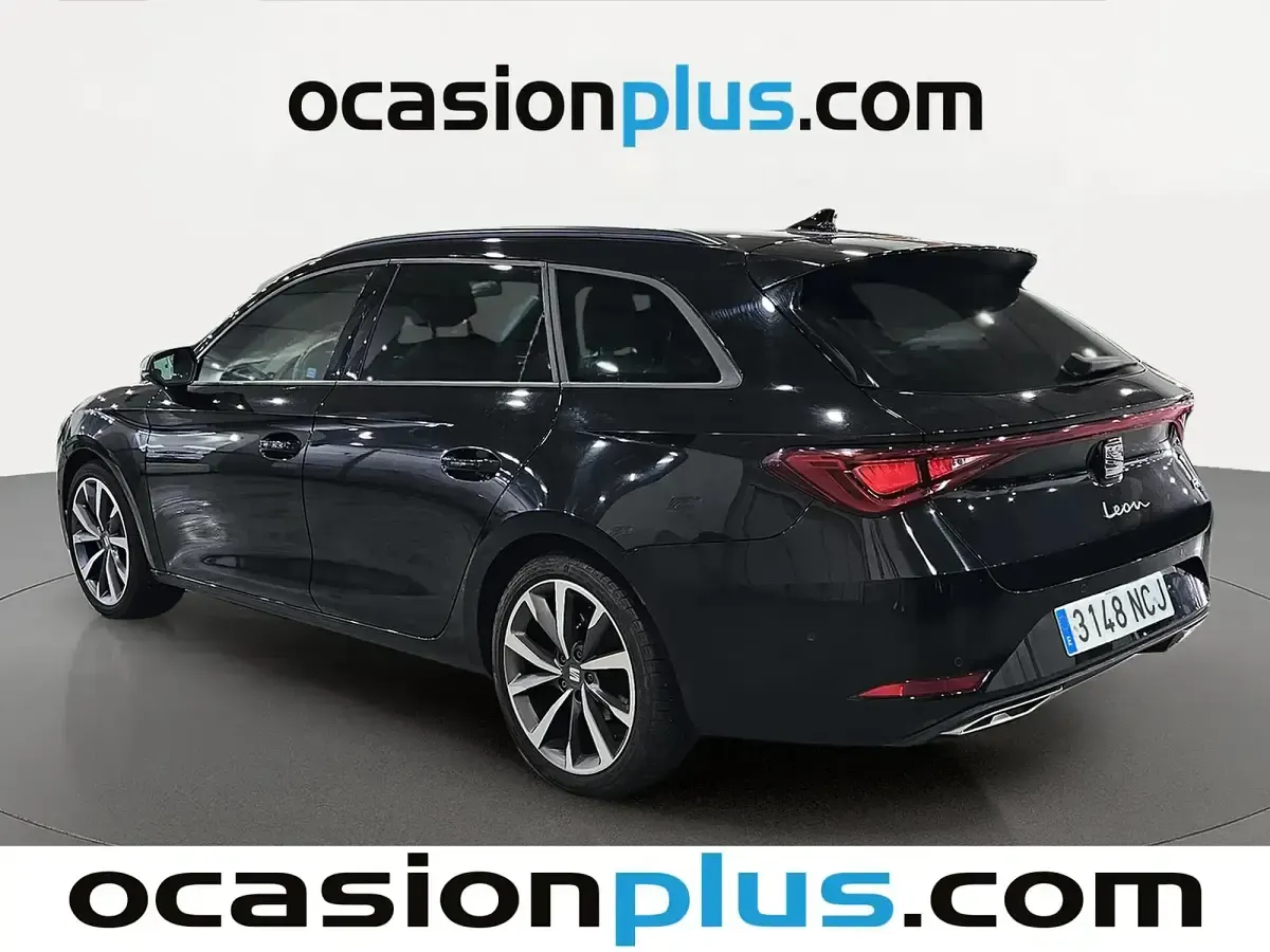 Usado Seat Leon FR 150 CV (110 kW) 2025 Negro Familiar