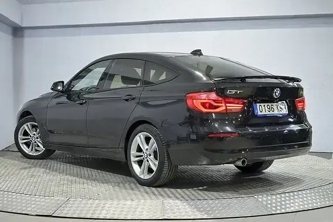 Usado BMW 318 Gran Turismo 150 CV (110 kW) 2018 Negro Coupe