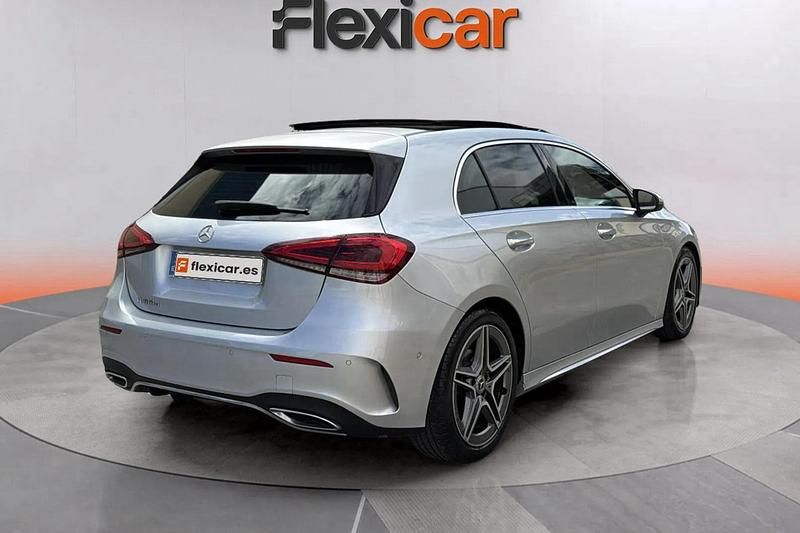 Usado Mercedes A180 116 CV (85 kW) 2018 Gris Berlina