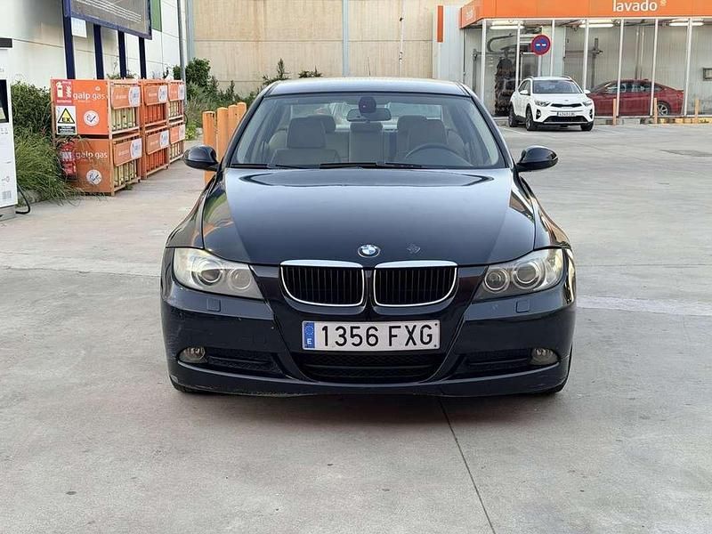 Usado BMW 320 170 CV (125 kW) 2007 Negro Berlina
