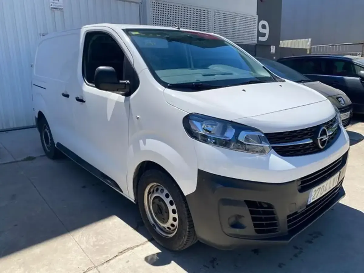 Usado Opel Vivaro S 102 CV (75 kW) 2022 Blanco Monovolumen