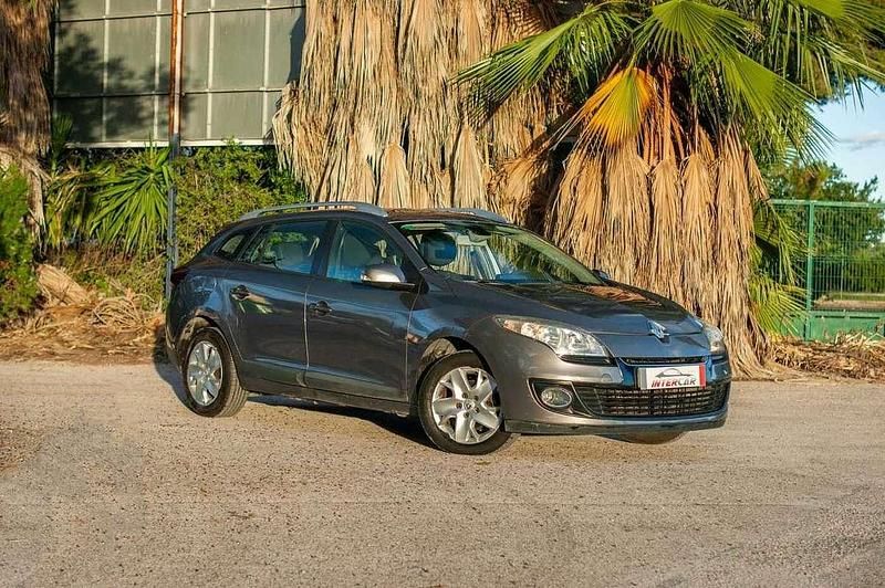 Gris Usado 2012 Renault Mégane GrandTour Business Familiar | 4500 € (Buen precio) - Imagen 1/4