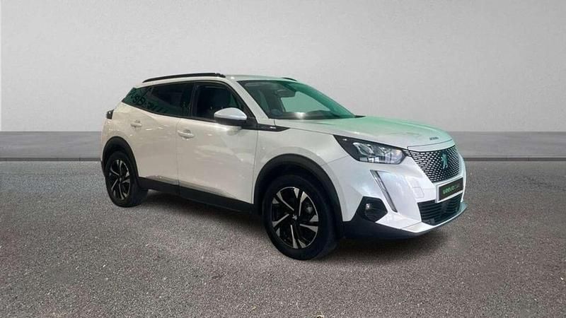 Usado Peugeot 2008 Allure 100 kW (137 CV) 2021 Blanco SUV