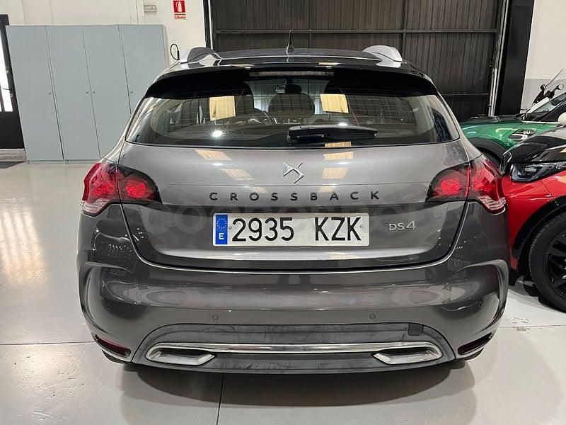 Usado DS Automobiles DS4 Crossback Style 131 CV (96 kW) 2017 Gris / plata SUV
