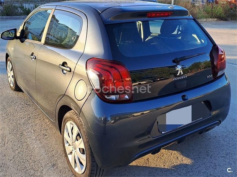 Usado Peugeot 108 Active 82 CV (60 kW) 2018 Gris / plata Berlina
