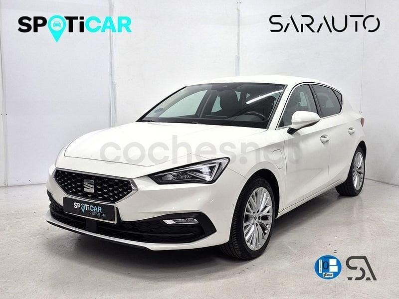 Usado Seat Leon XCELLENCE 110 CV (80 kW) 2021 Blanco Berlina