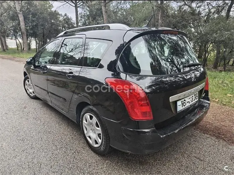 Usado Peugeot 308 SW 120 CV (88 kW) 2010 Negro Familiar