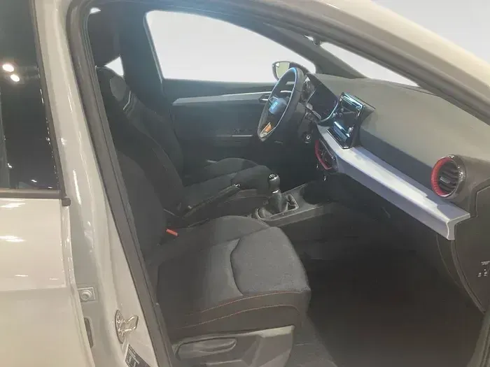 Usado Seat Ibiza FR 115 CV (84 kW) 2024 Blanco Utilitario
