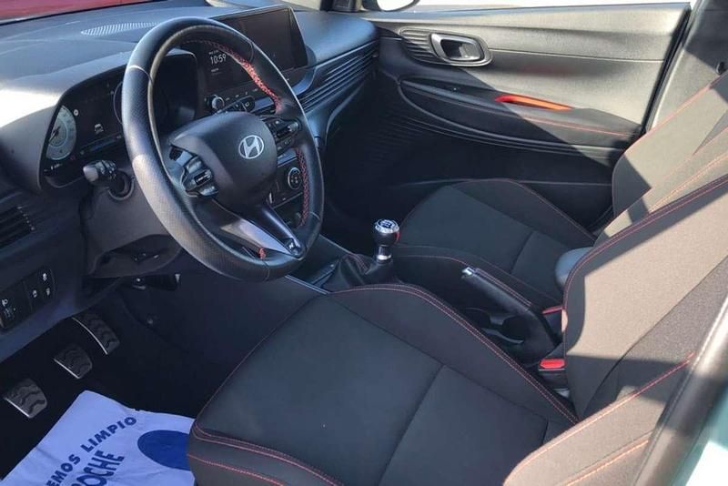 Usado Hyundai i20 N Line 80 CV (58 kW) 2025 Verde Utilitario