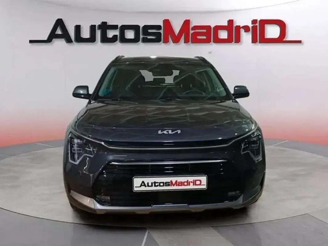 Usado Kia Niro 141 CV (103 kW) 2022 Gris SUV