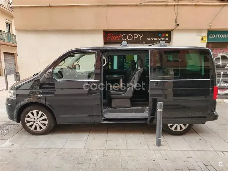 Usado VW Multivan Highline 180 CV (132 kW) 2011 Negro Monovolumen