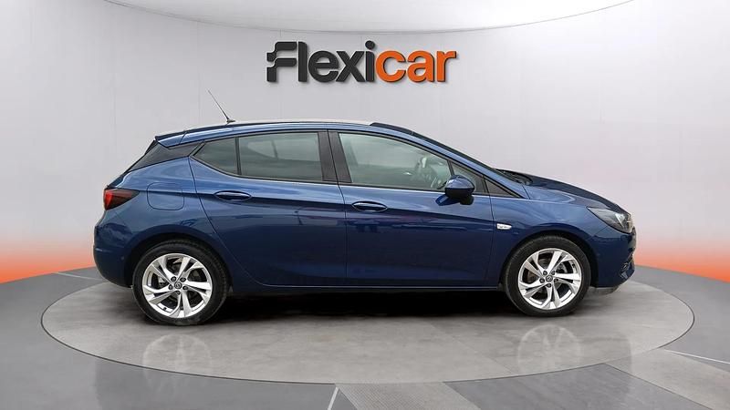 Usado Opel Astra GS Line 131 CV (96 kW) 2020 Azul Berlina