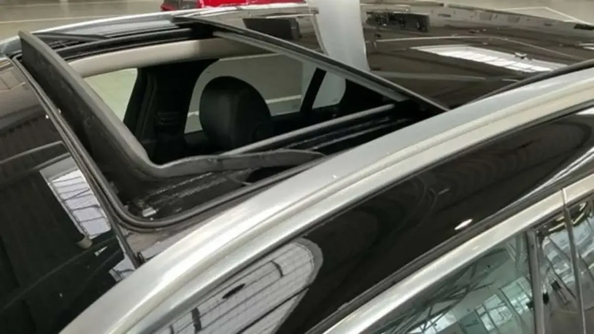 Käytetty Mercedes GLC300 306 HP (225 kW) 2021 Musta Katumaasturi