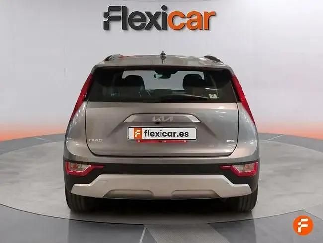 Usado Kia Niro 129 HP (94 kW) 2024 Cinzento SUV