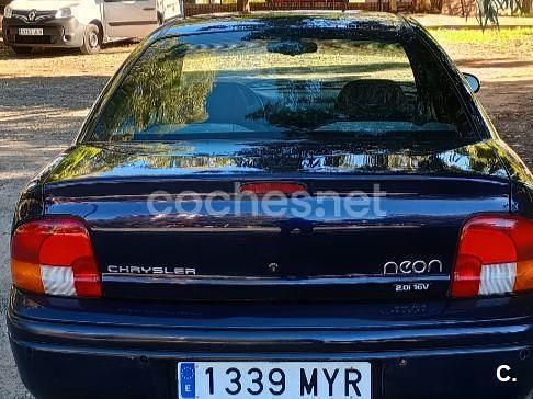 Usado Chrysler Neon 132 CV (97 kW) 1997 Azul Berlina